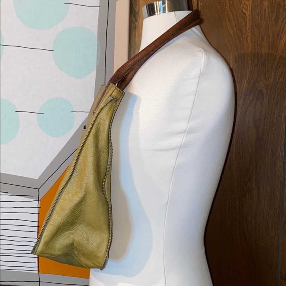 Cynthia Rowley Leather Tote Expandable - Picture 10 of 13